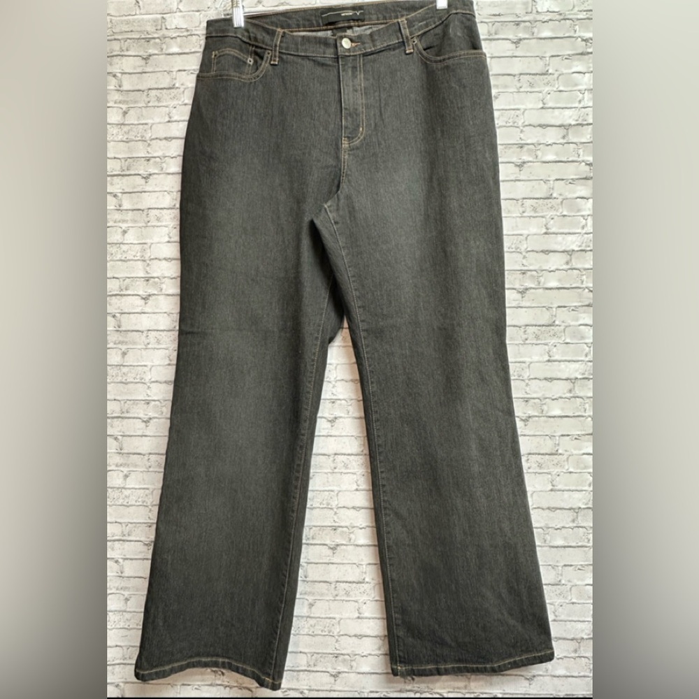 Venezia Women's Size 18 Average Stretch Bootcut Black Jeans
